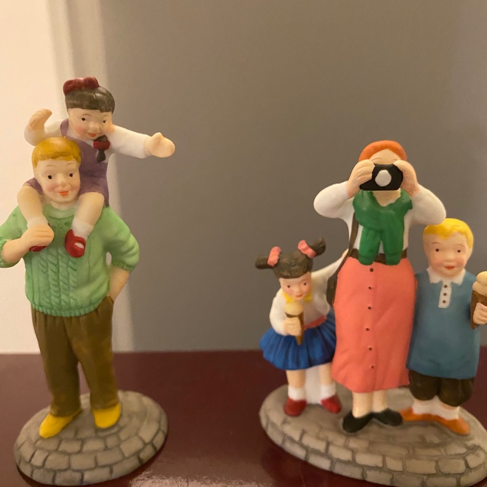 Disney Collection - Picture 2 of 9